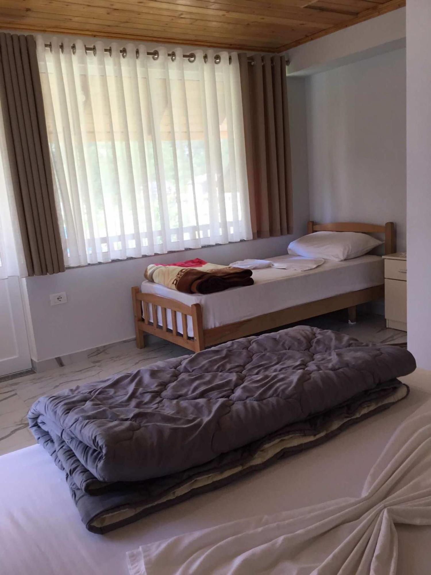 Zariklis Hotel Тет Екстериор снимка